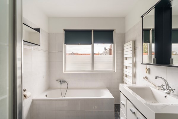 Medium property photo - Richard Holstraat 97, 3131 EN Vlaardingen